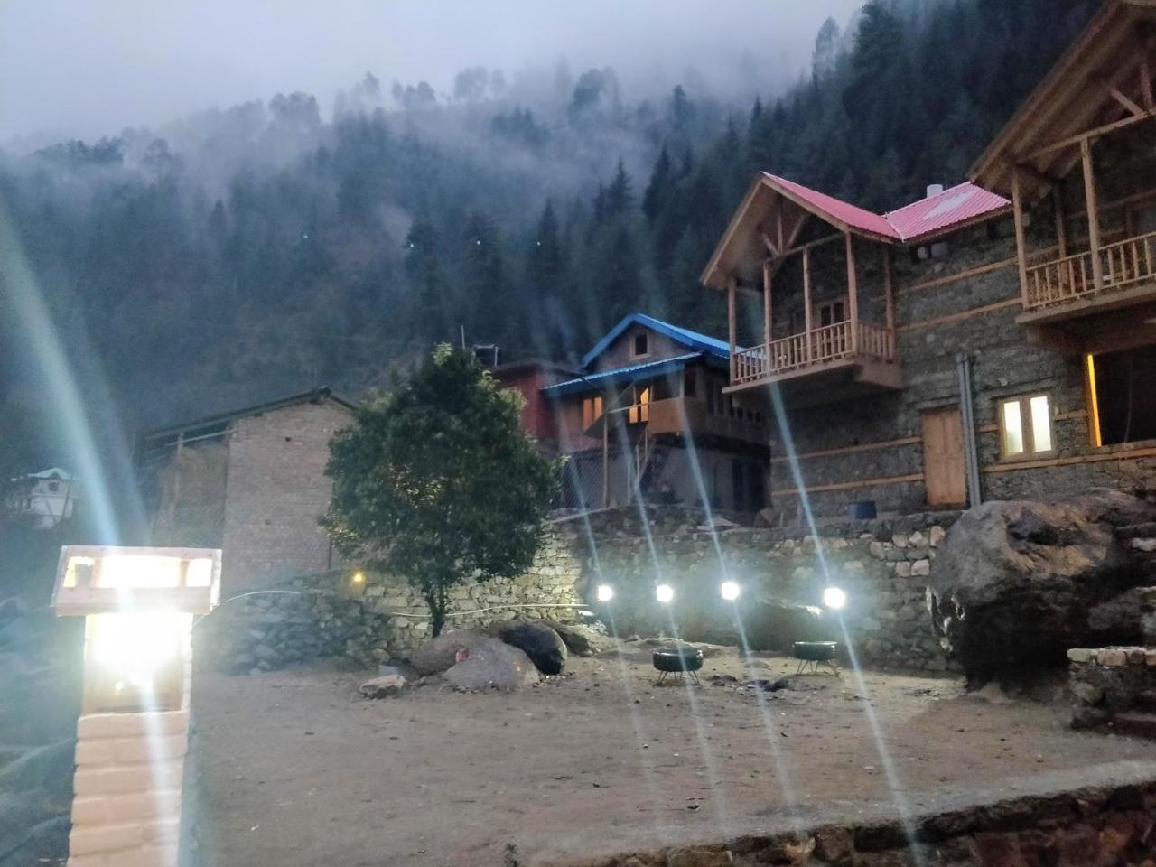 Offbeat Abodes - Tirthan Valley Banjār Exteriér fotografie
